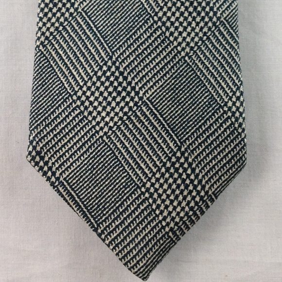 Jos. A. Bank Other - Jos A. Bank Green & White Silk Tie 57" x 3.5"